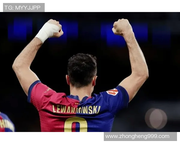 莱万状态火热欧冠赛场10场12球领跑射手榜金靴在望