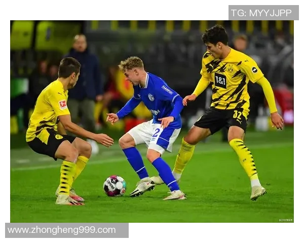 莱切斯特与雅典的激烈对决揭示足球战术的魅力与精彩瞬间